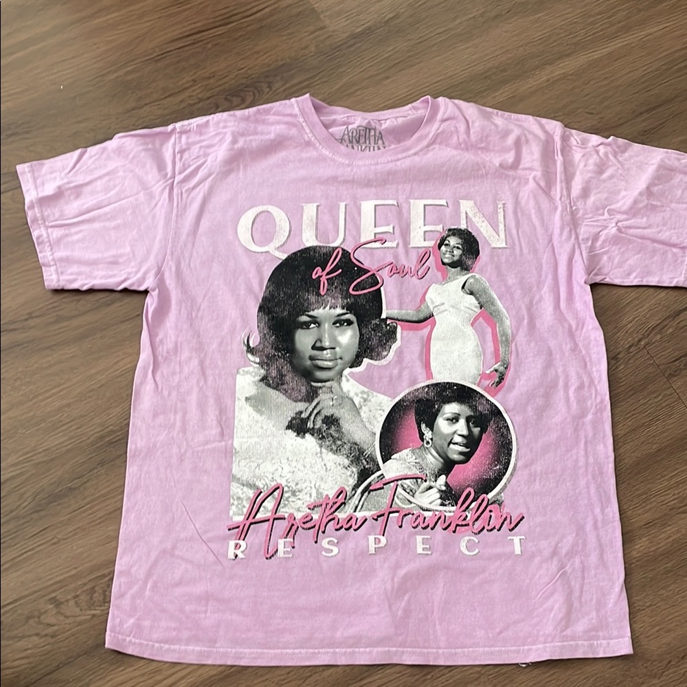 ARETHA FRANKLIN Queen of Soul  T Shirt Size M/L NWOT